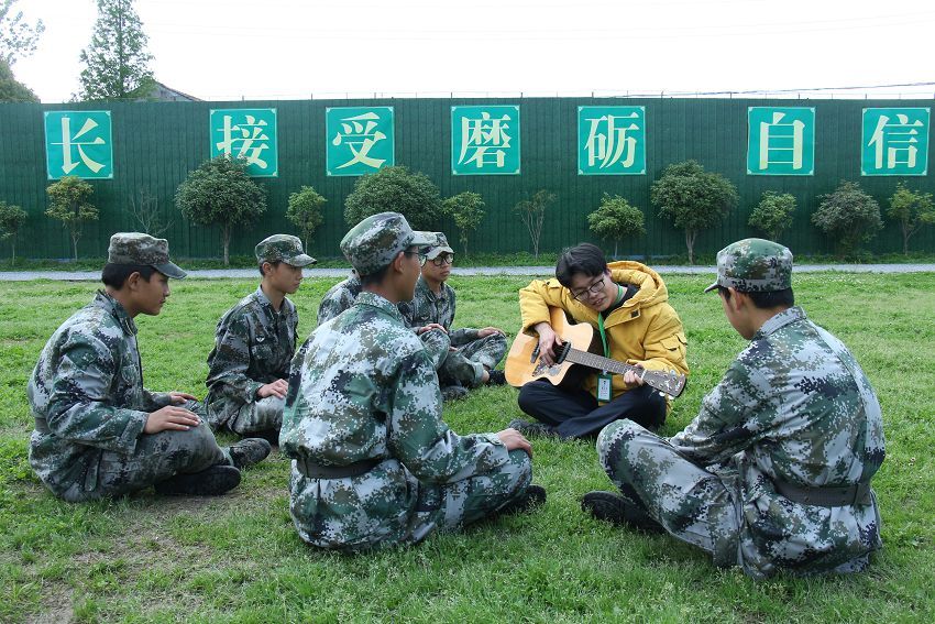 孩子不想上学咋办？家长应该怎么引导孩子上学？(图2)