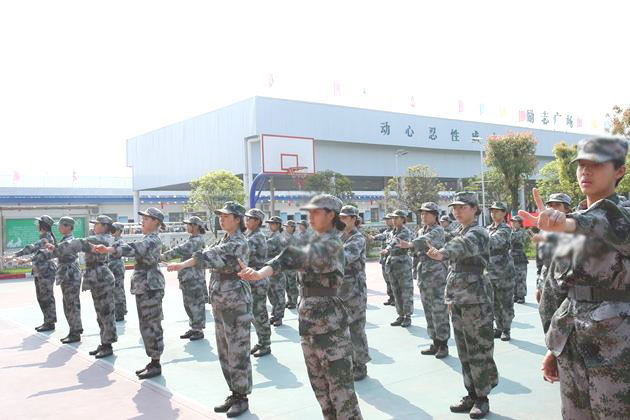 孩子为何对父母态度冷淡？如何教孩子感恩？(图1)