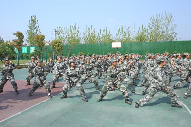 很多初中生和高中生厌学的原因是什么？家长如何消除孩子的厌学情绪？(图1)
