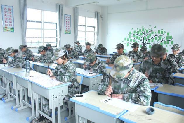 网瘾的孩子有什么共同特点？解决网瘾问题的基本原则(图1)