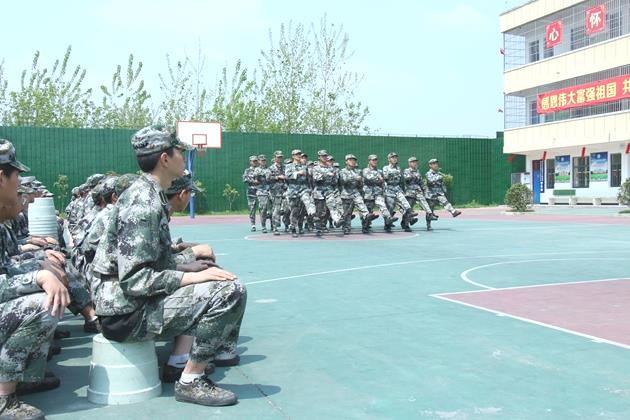 初中生叛逆期夜不归宿厌学情绪怎么办,如何对待孩子叛逆(图1)