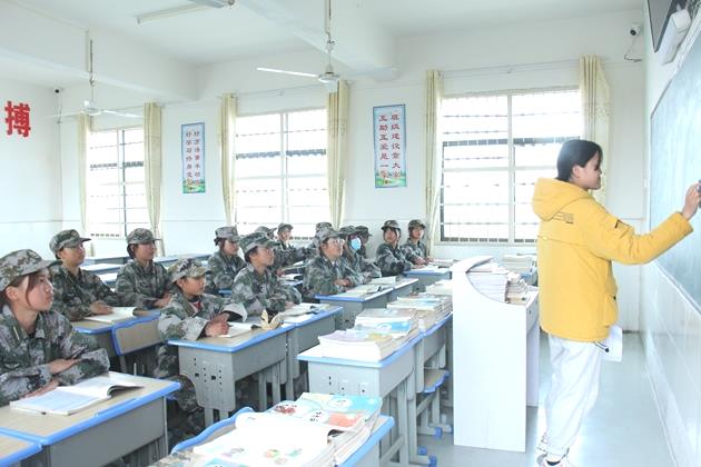 湖北孝感问题少年全封闭学校(图1)