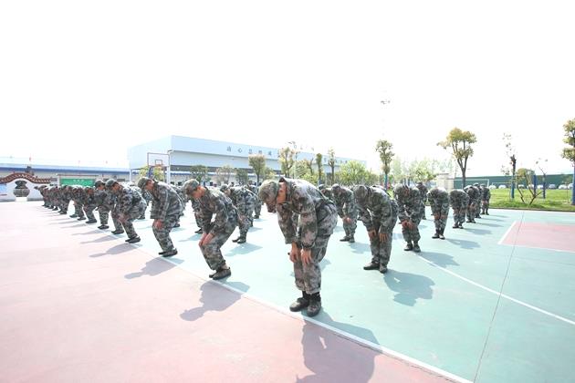 湖北黄冈早恋小孩封闭学校怎么样(图1)